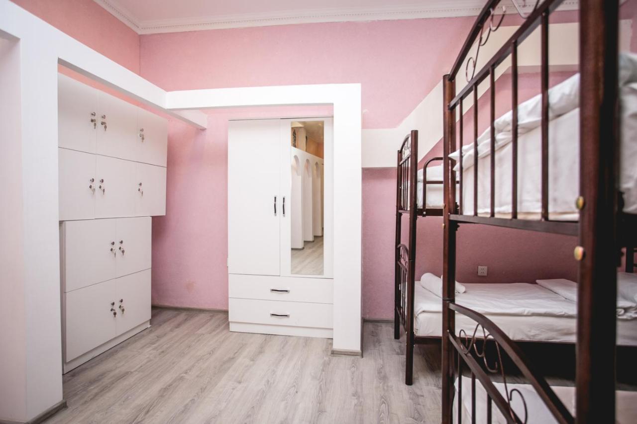 Sherlock Holmes Hostel Baku Exteriér fotografie